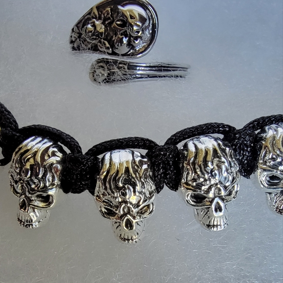 Hand crafted Macrame Skeleton bead adjustable bracelet and ring. UNISEX. - Picture 2 of 4